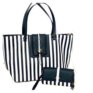 CARPISA bag with matching wallet